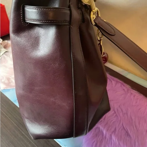 Coach 48 Merlot Empire has seen some world! Too big of a bag for me! - Picture 8 of 10